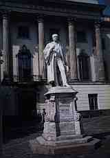 Statue von Prof. Helmholtz, Reichskanzler der Physik Humboldt-Universität